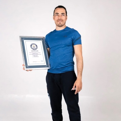 Watch Vincenzo Manobianco's Epic Guinness World Record: nr.20 360° Rotations on a Stand Up Paddleboard in Just One Minute
